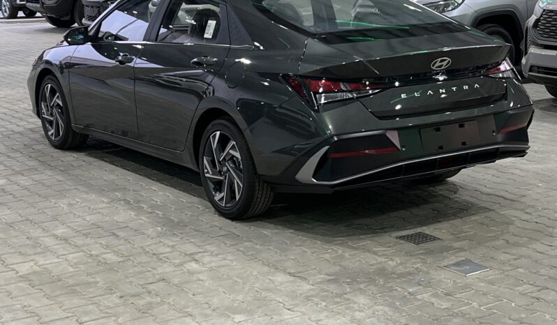 
								Hyundai Elantra full									