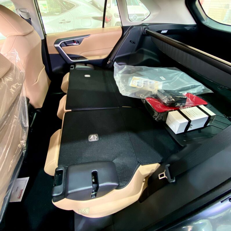 
								Toyota Rav4 LE 2025 full									