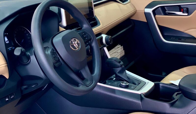 
								Toyota Rav4 LE 2025 full									