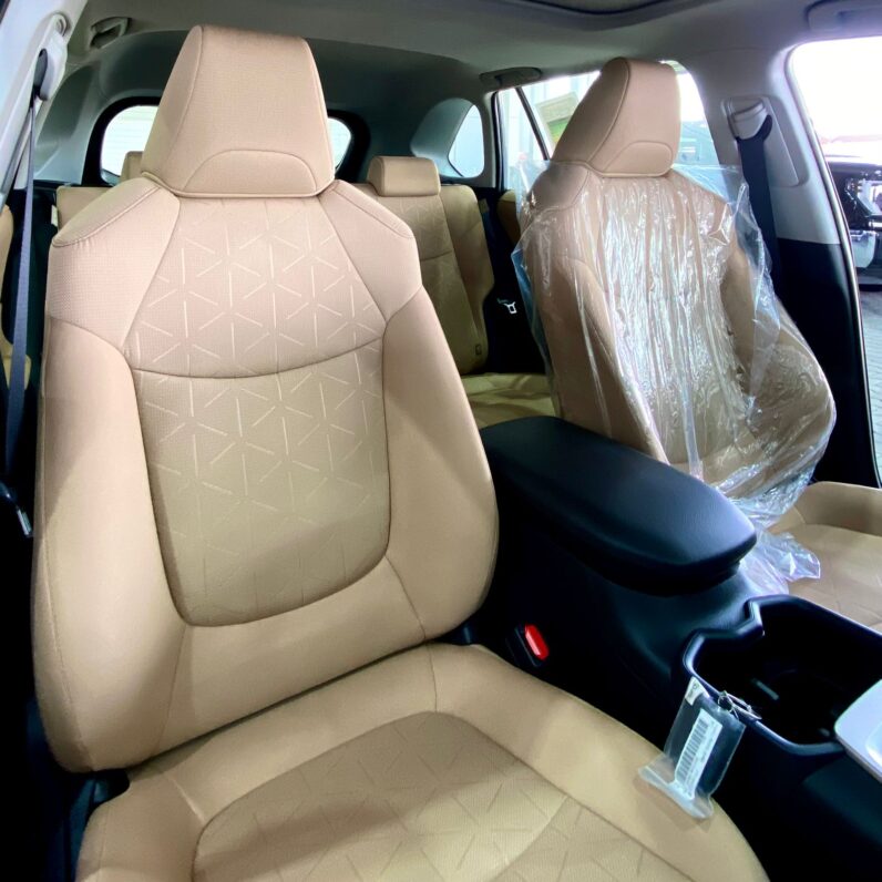 
								Toyota Rav4 LE 2025 full									