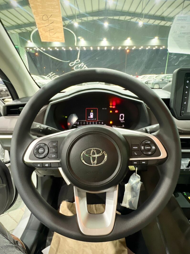 
								Toyota Yaris full									