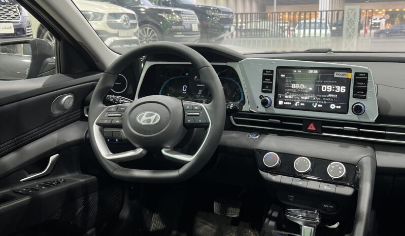 
								Hyundai Elantra full									