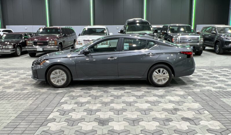 
								Nissan Altima full									