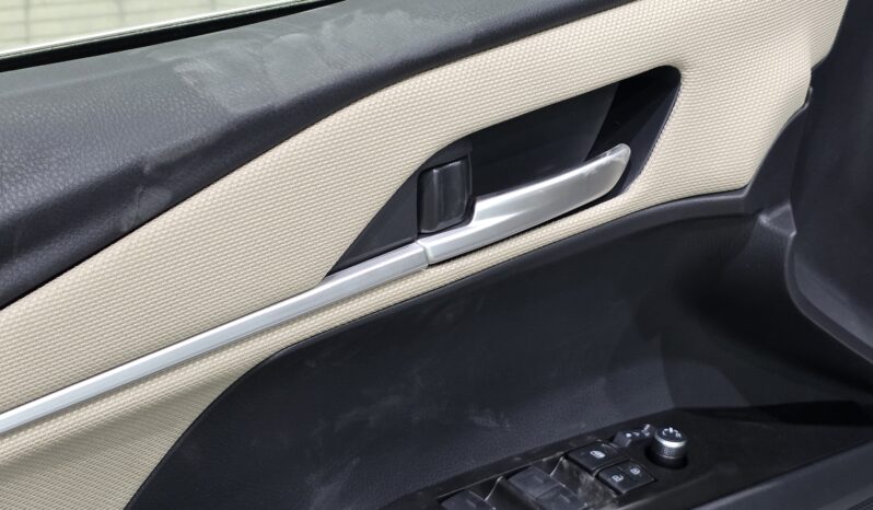 
								Toyota Camry LE Hybrid 2.5 2026 full									