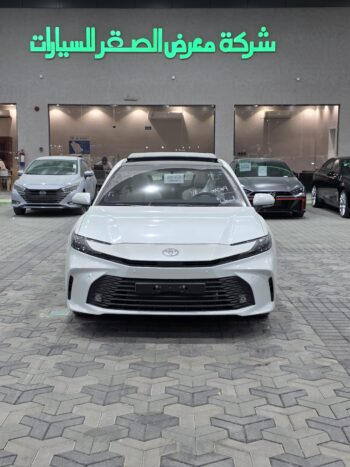 Toyota Camry LE Hybrid 2.5 2026