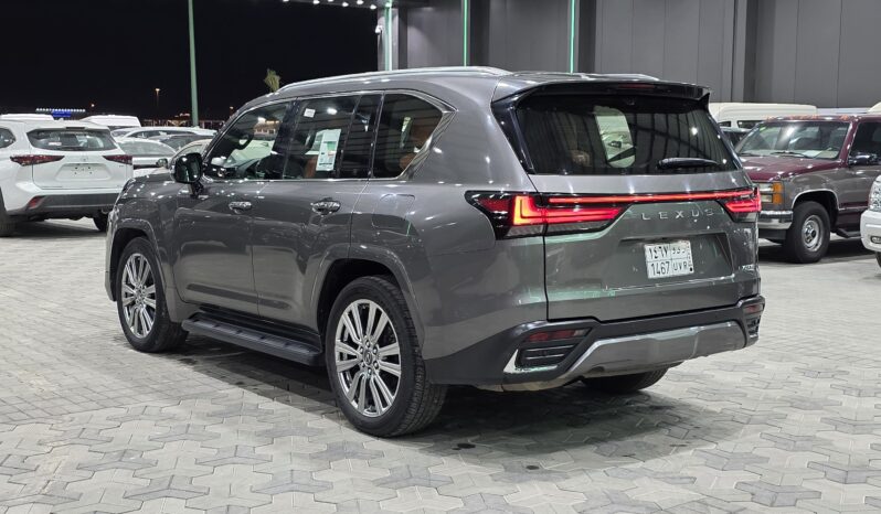 
								Lexus lx600 Grey full									