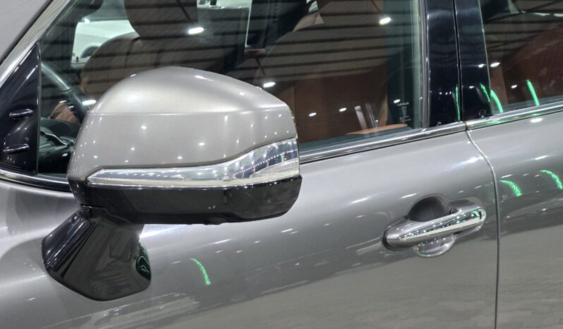 
								Lexus lx600 Grey full									