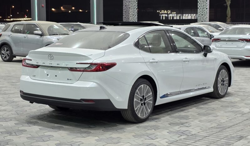 
								Toyota Camry LE Hybrid 2.5 2026 full									