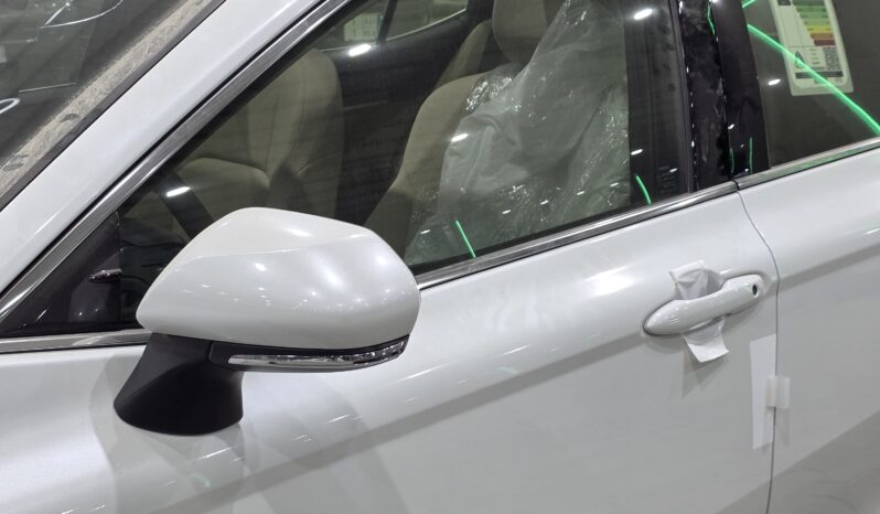 
								Toyota Camry LE Hybrid 2.5 2026 full									