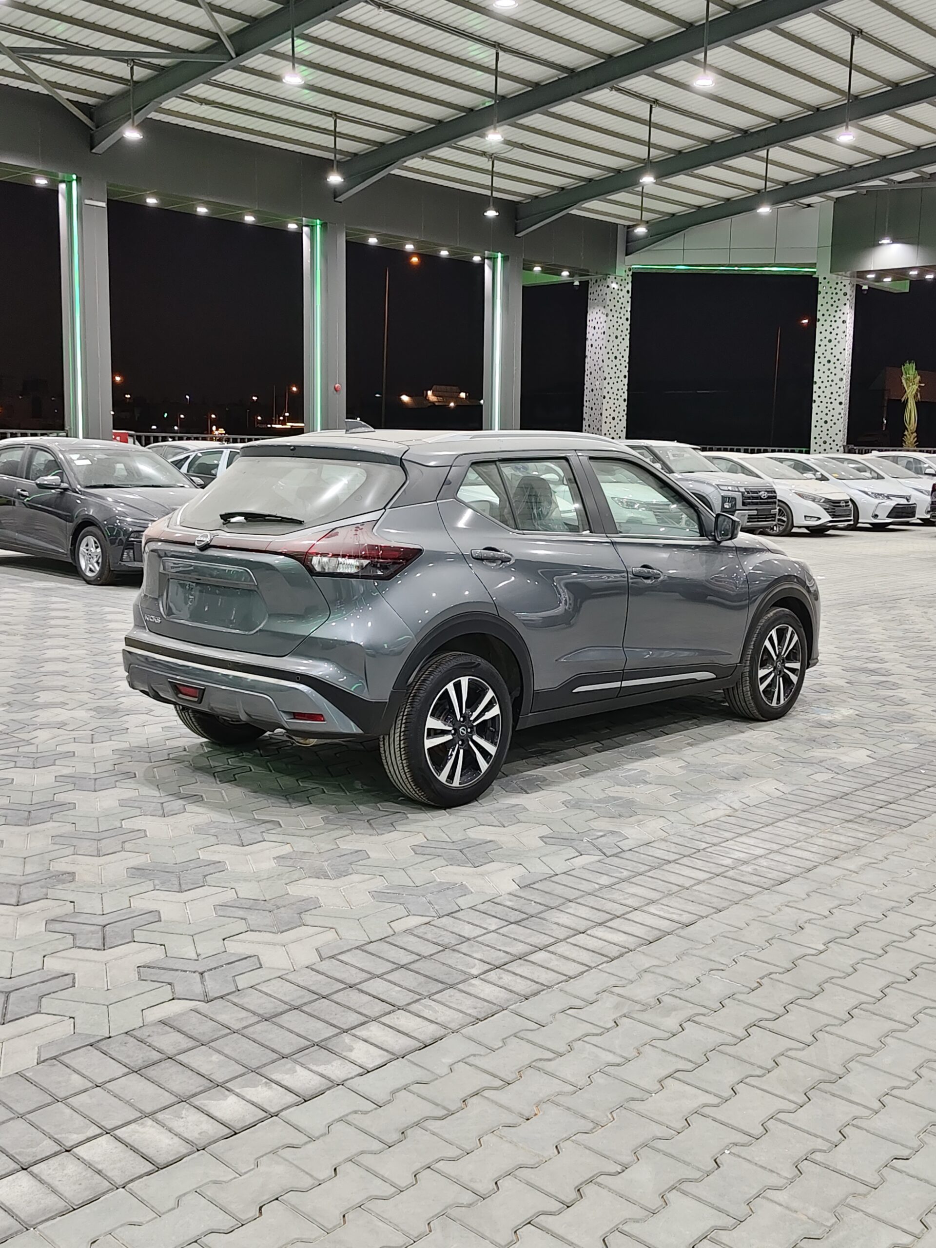 Nissan Kicks Mid Option 1.6 2024