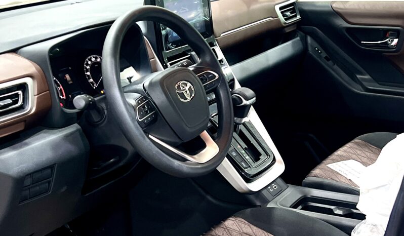 
								Toyota Innova 2.0 2025 full									