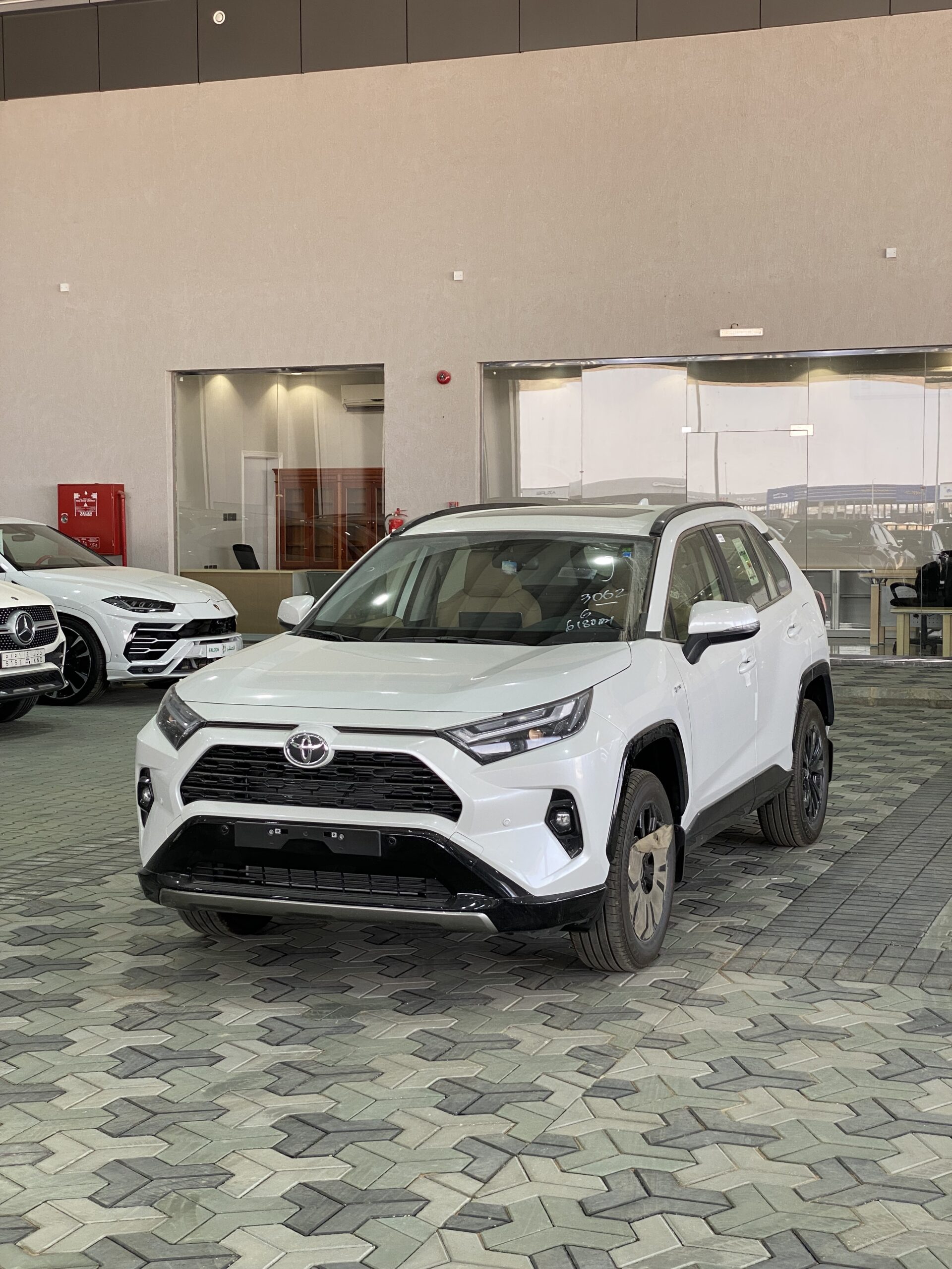 Toyota RAV4 Sunroof XLE Hybrid 2025