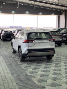 Toyota RAV4 Sunroof XLE Hybrid 2025