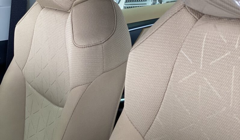 
								Toyota RAV4 Sunroof XLE Hybrid 2025 full									