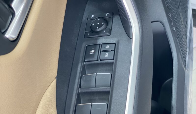 
								Toyota RAV4 Sunroof XLE Hybrid 2025 full									