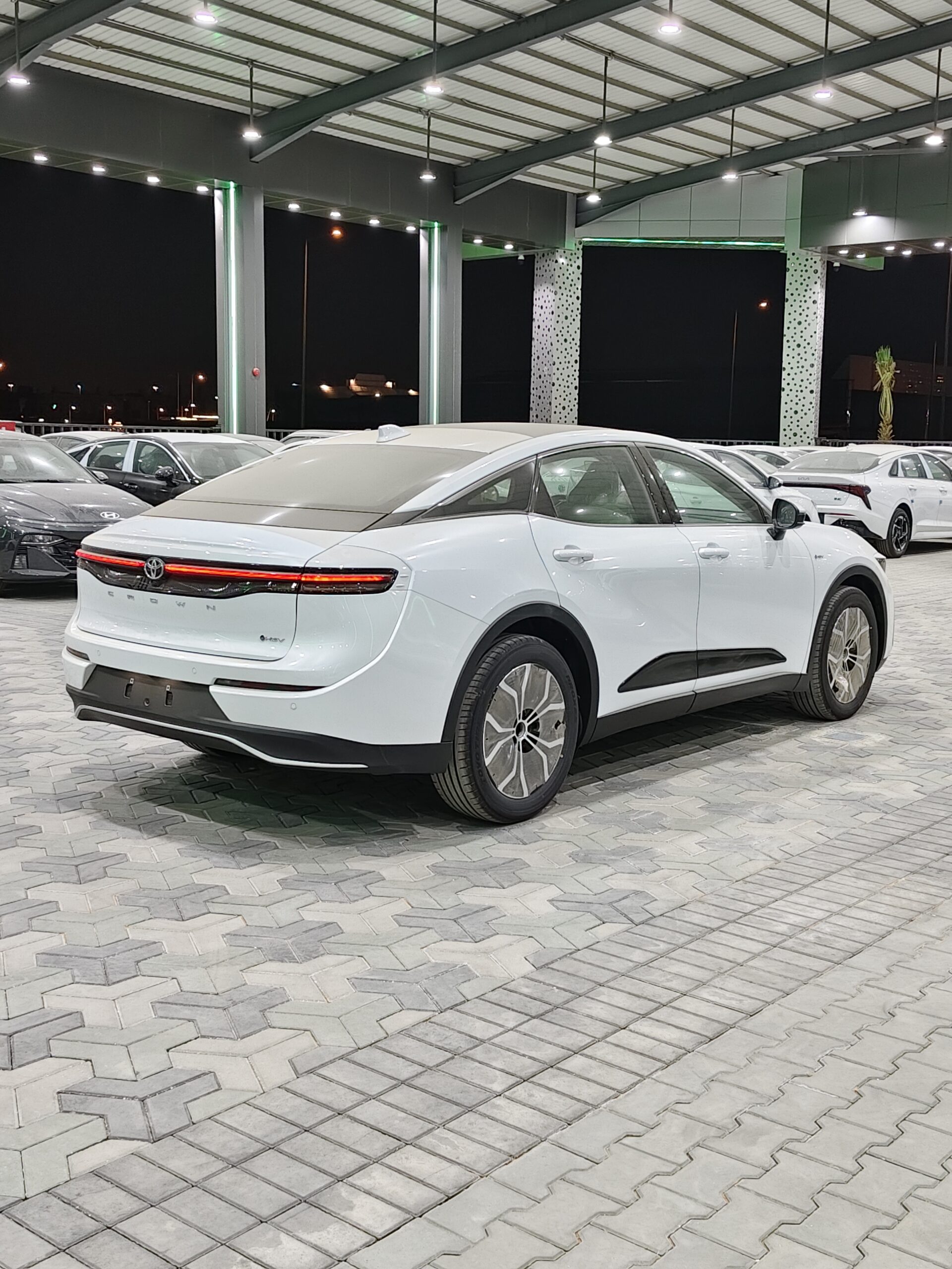 Toyota Crown Premium