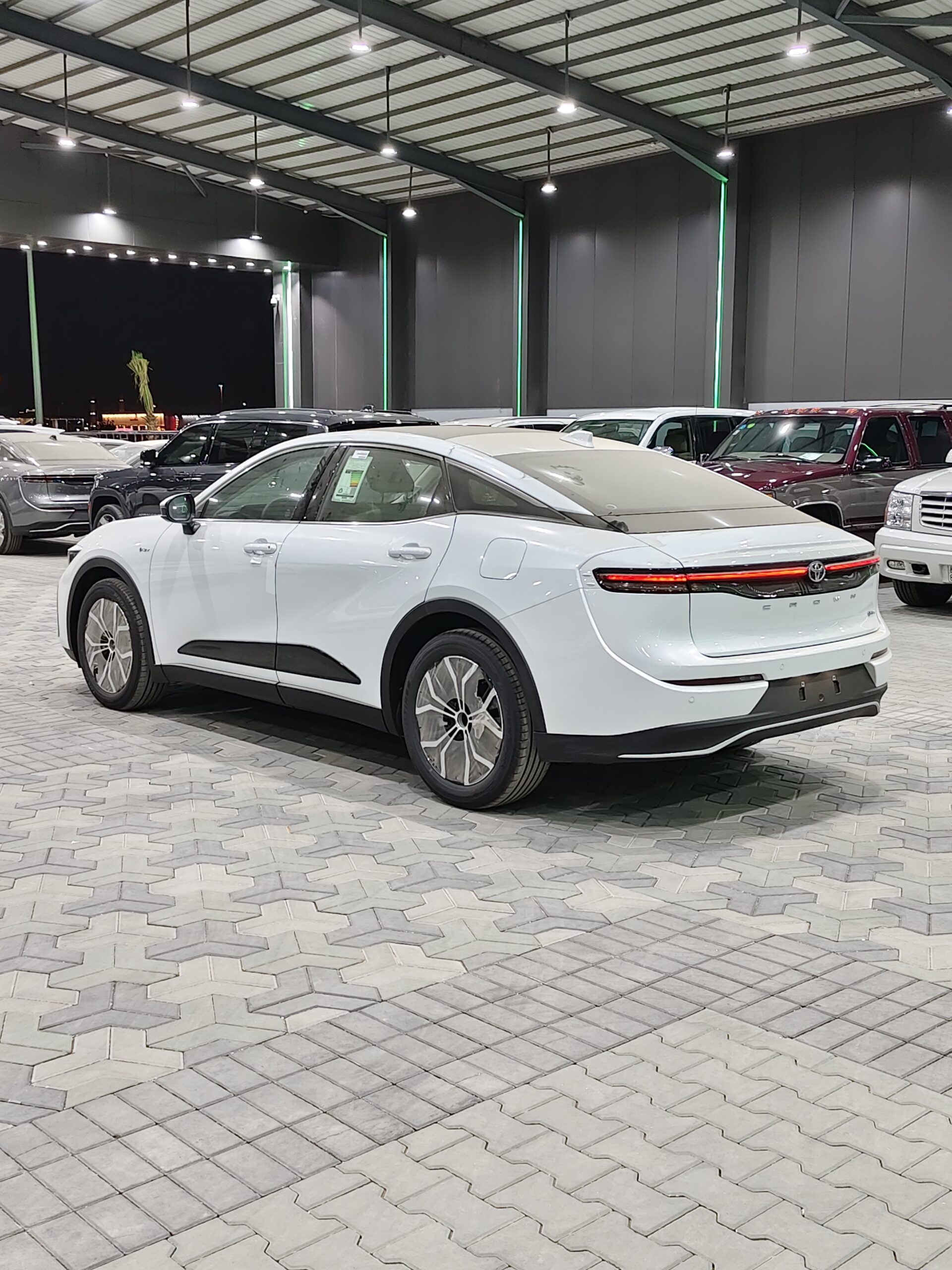 Toyota Crown Premium