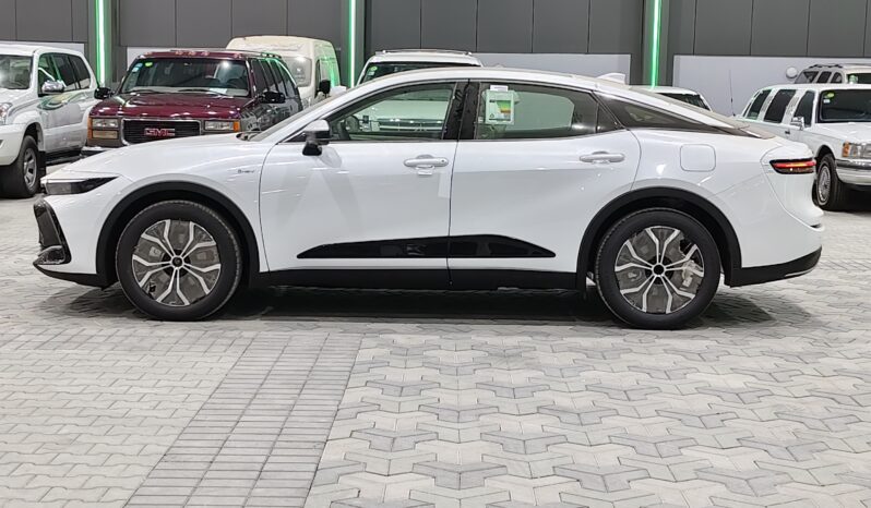 
								Toyota Crown Premium full									