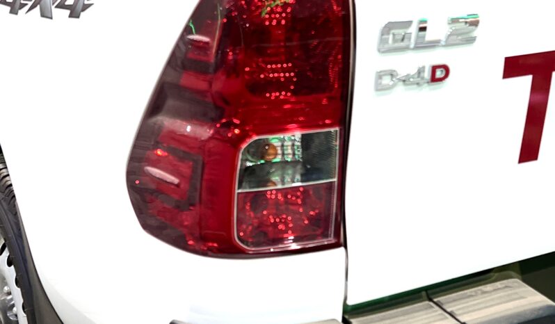 
								Toyota Hilux 2.4 Diesel Double Cab 2025 full									